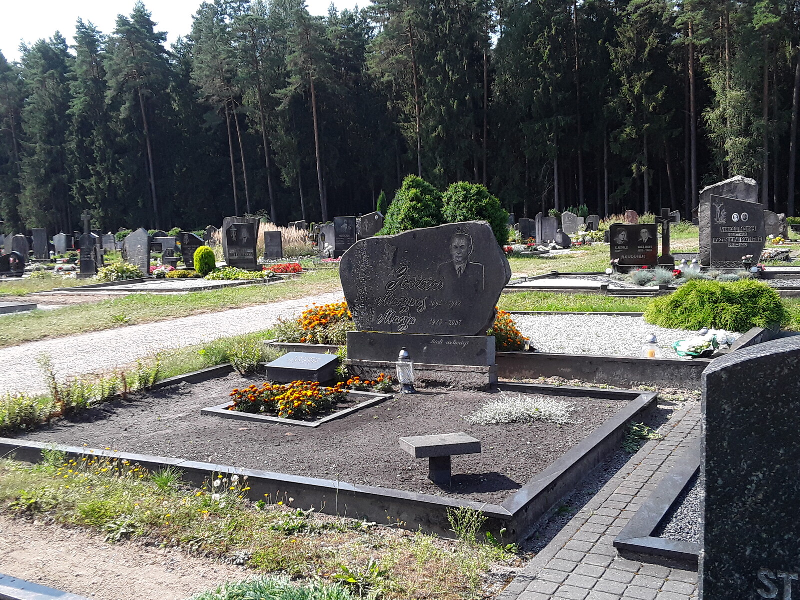 Gavėnių šeimos kapas Papušynės kapinėse, 2021 m.